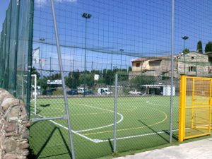 Sportplatz in der Ortsmitte