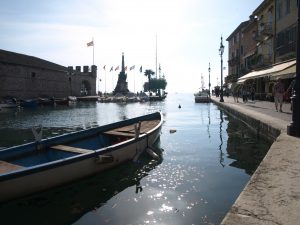 zurück im alten Hafen von Lazise…